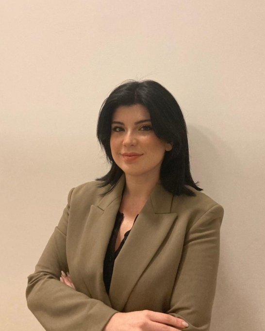 Agâh Eğitim Kurumları kurucusu ve müdürü Bahar Kale